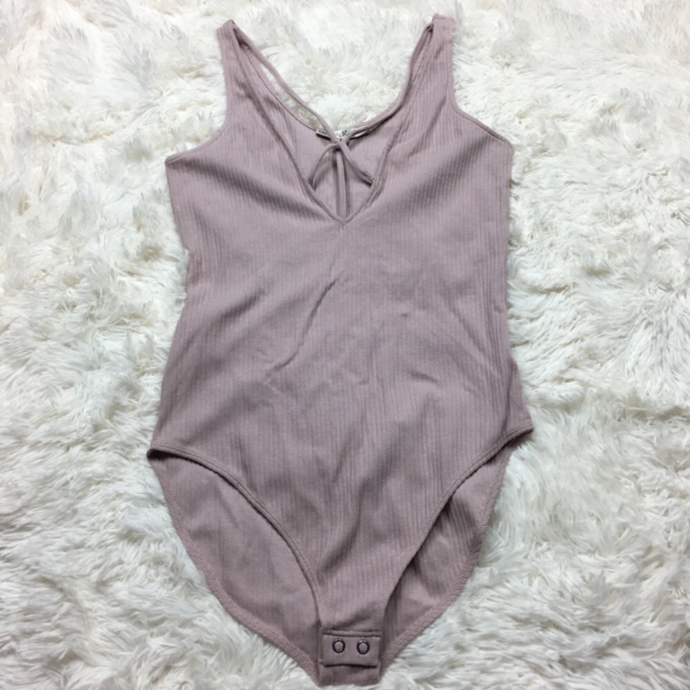Express Pale Pink Ribbed Bodysuit - Picture 5 of 5